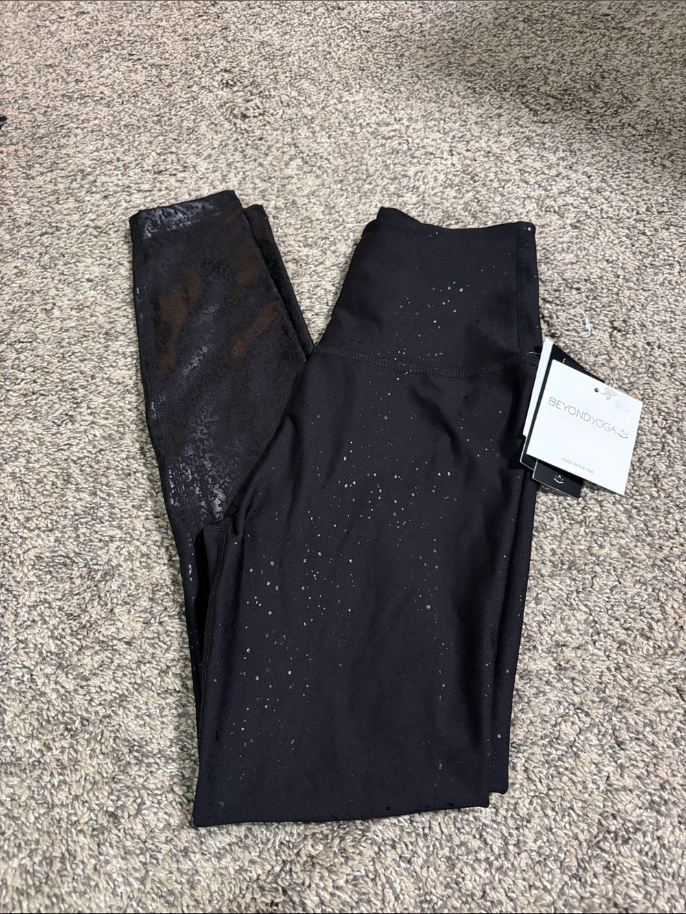 Beyond Yoga Shine Leggings size medium NWT